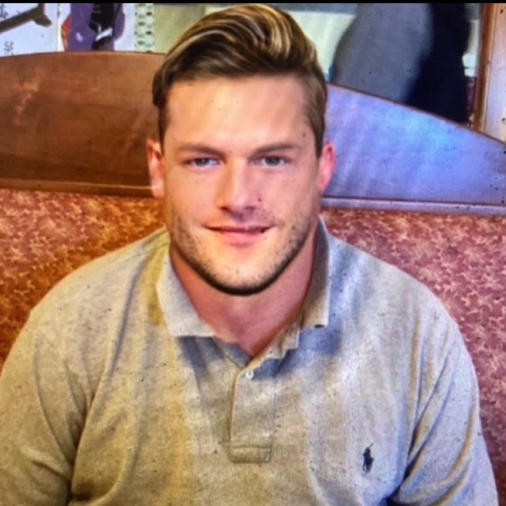 Meet your Posher, Derick